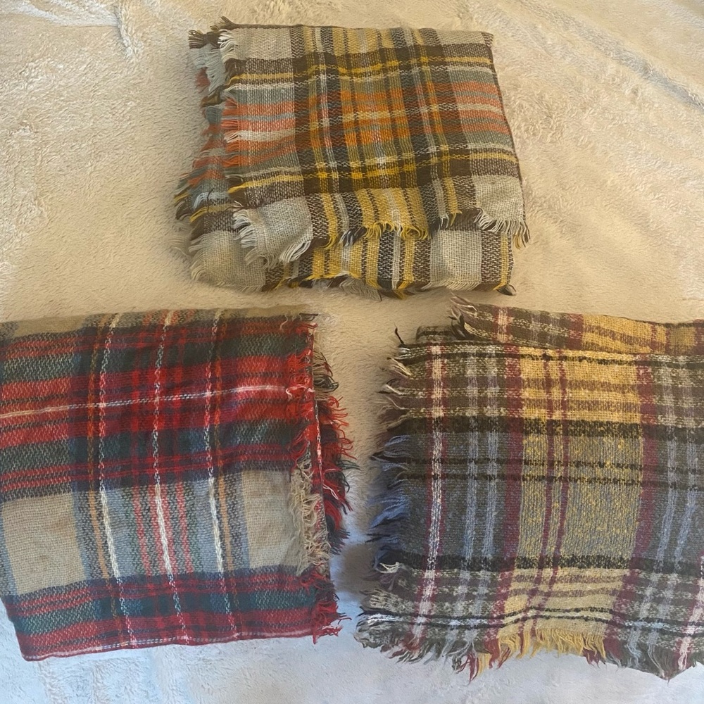 Light wool scarf or blanket